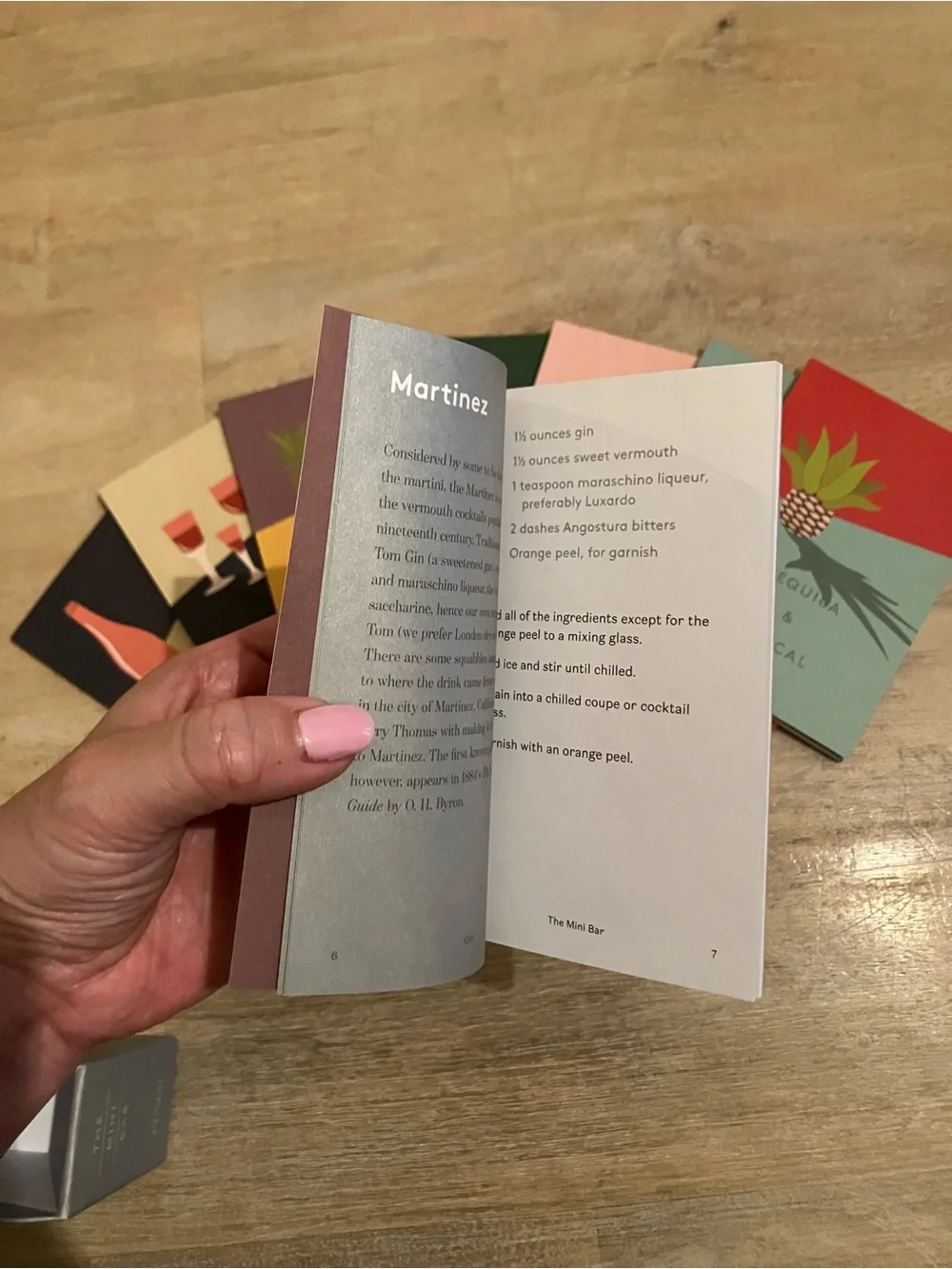 The Mini Bar 100 Essential Cocktail Recipes; 8 Notebook Set